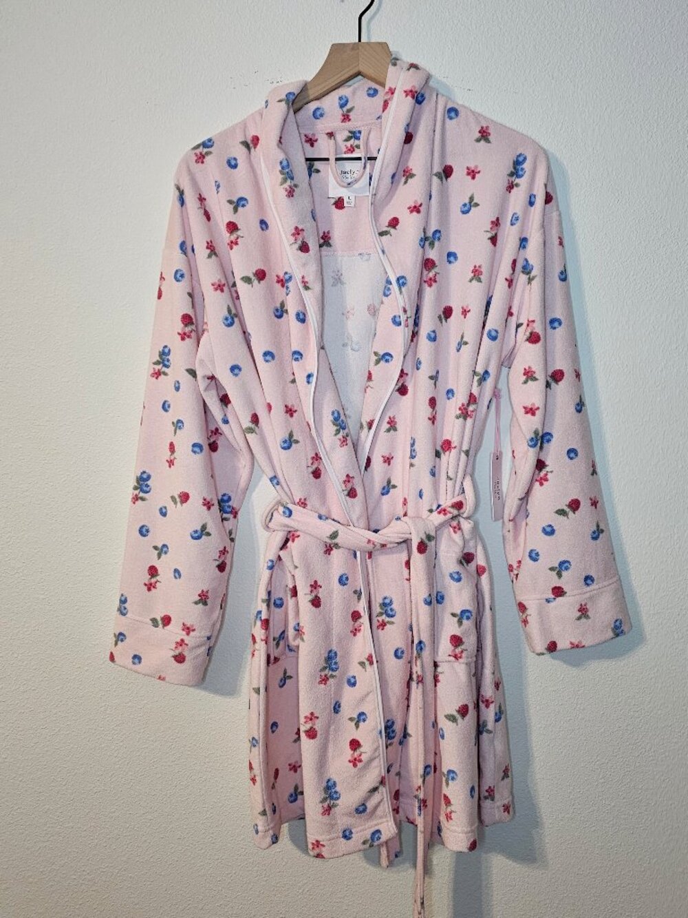 Pink robe - Picture 1 of 6